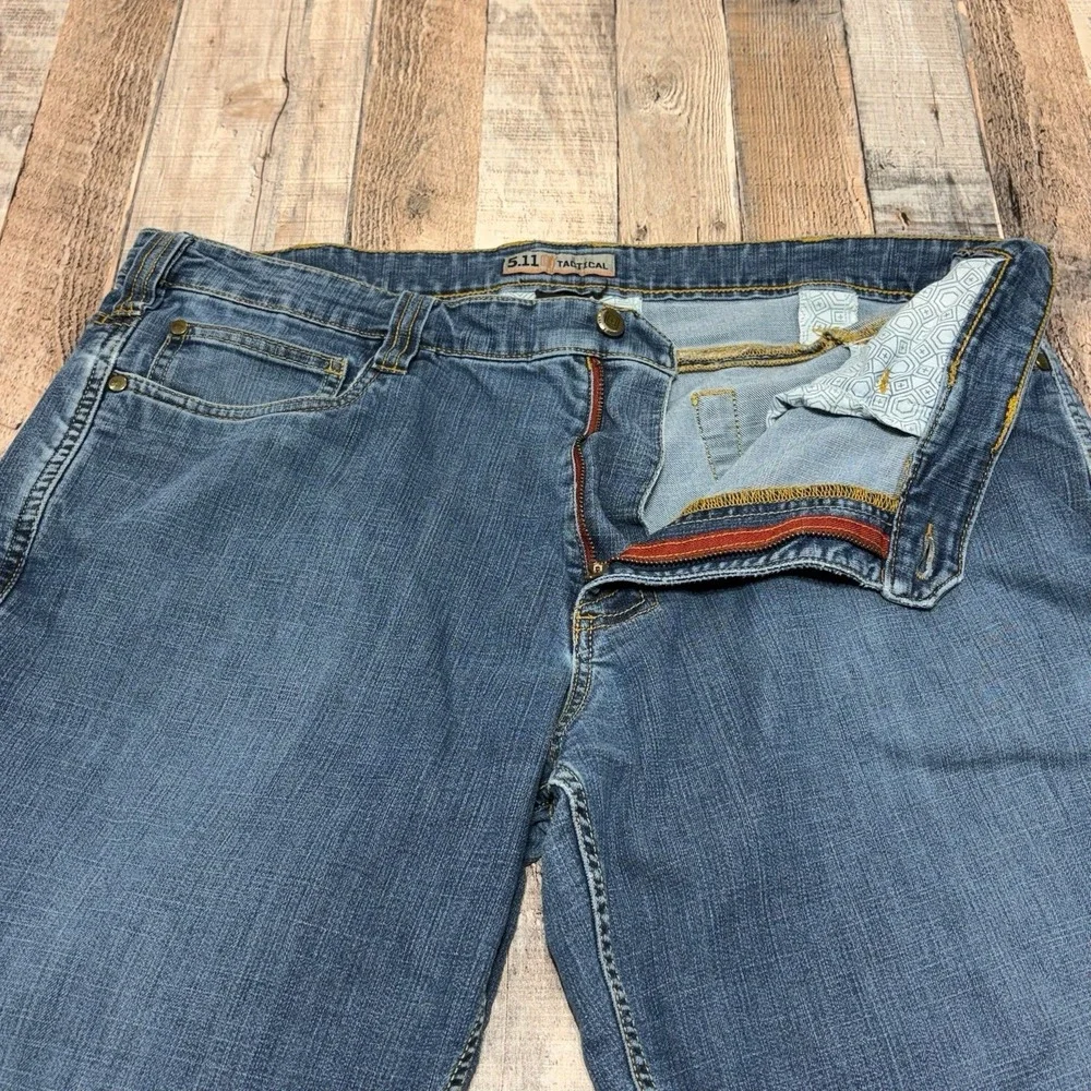 5.11 Tactical Jeans Mens 38x32 Medium Wash Blue Relaxed Straight Denim Utility